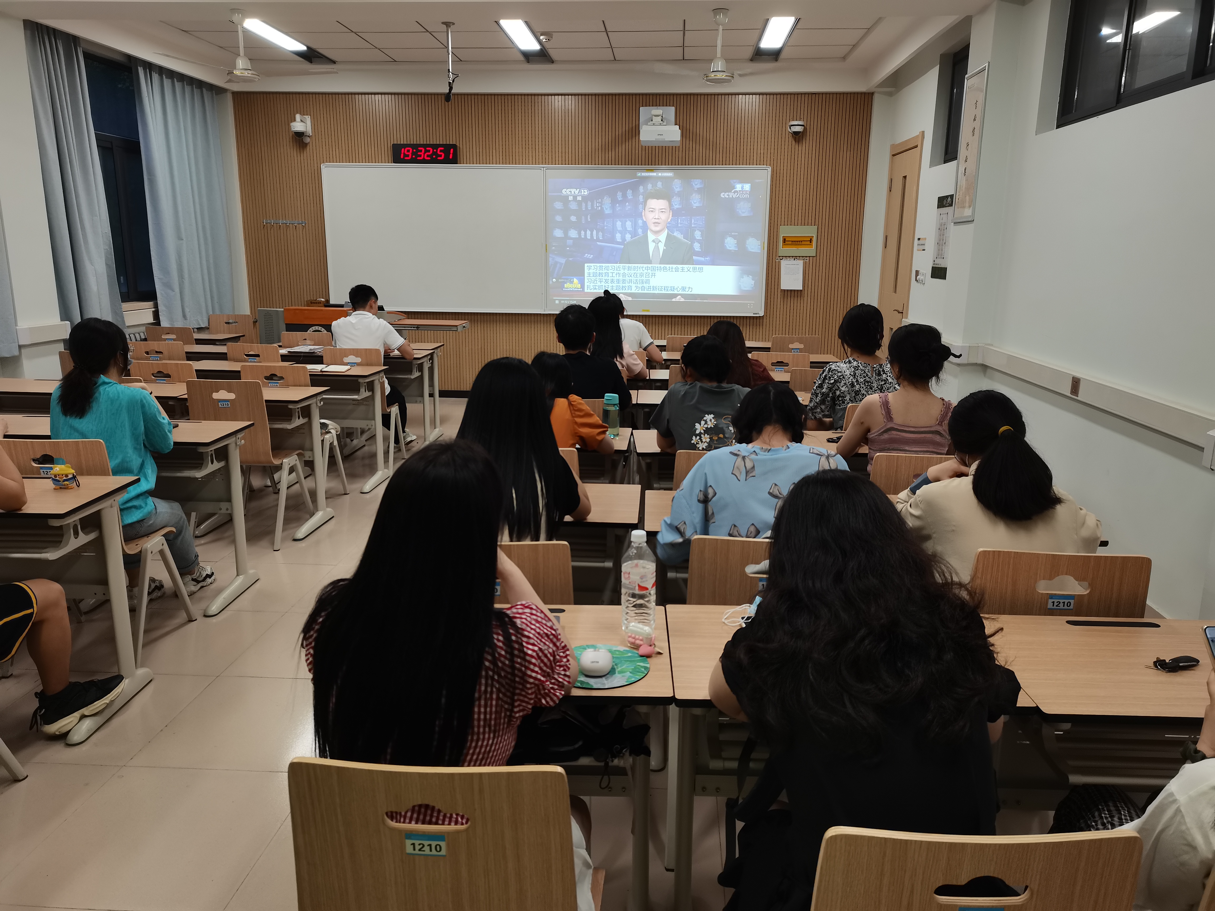 2e60052688774c648a514e605541b8e2.jpg 2e60052688774c648a514e605541b8e2.jpg