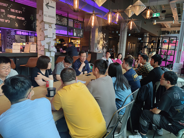 7bad8183fc764a69abd9d60b5930071c.jpg 与哥本哈根中国留学生座谈交流1_副本.jpg