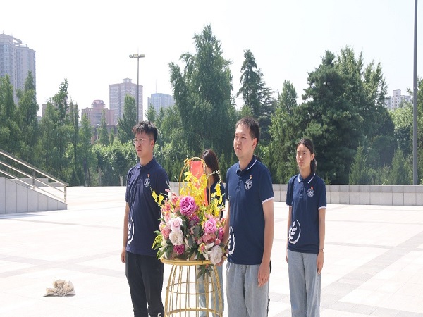 525f663f899846e1b65294565c8c995d.jpg 2.jpg