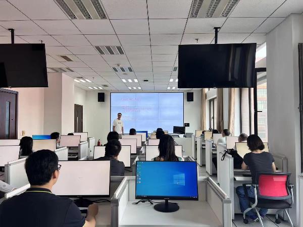 54bb993772ef4471831b3d2be656195c.jpg 牛睿主任.jpg