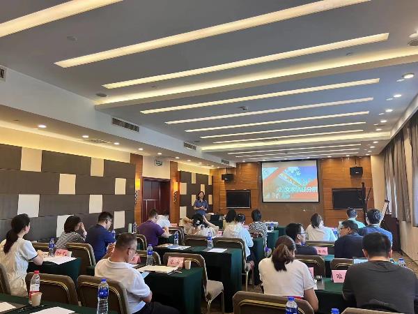 b3a2ab255ede494fabb3b2b9d0a74f67.jpg 王菲菲.jpg